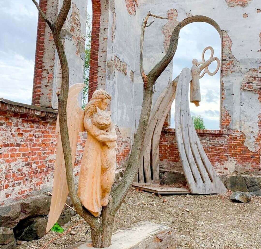 Деревянная скульптура (Ангел)