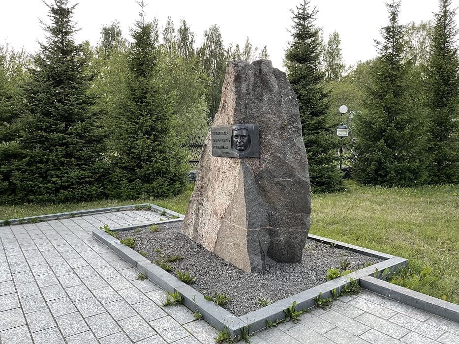 Памятник В. М. Чуйкину